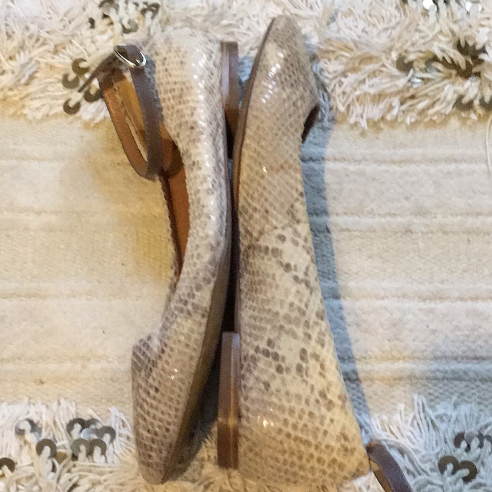 BananaRepublic snakeskin shoes - Picture 3 of 5